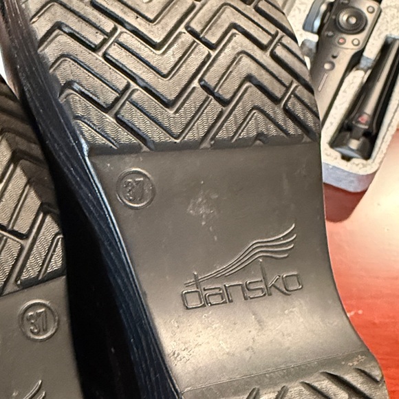 Black Leather Dansko Clogs size 37 - Picture 8 of 8